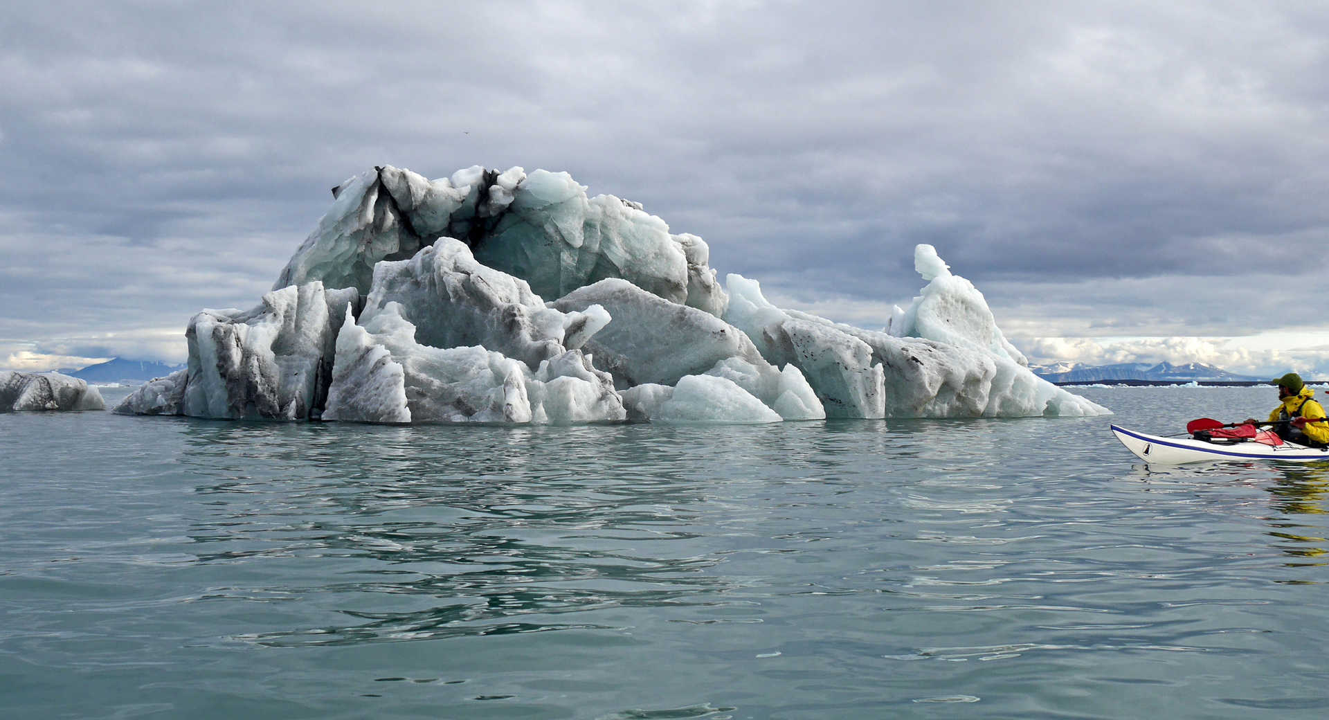 Yannick Long guide arctique en kayak Spitzberg - © Masson Guy Yannick Long guide arctique en kayak Spitzberg