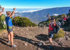 Bonheur d'arriver au sommet à la Réunion