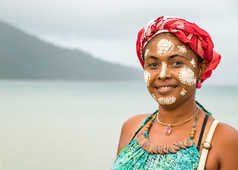Jeune femme maquillée de Nosy Be à Madagascar