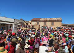 Marché à Madagascar et vie locale des Hautes Terres