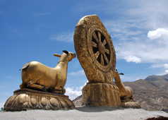 Statues dorées au Tibet