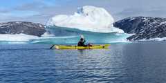 Kayak près des icebergs Groenland