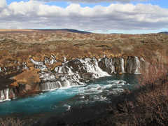 Cascade de Hraunfossar en Islande