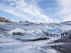 Marche sur le glacier Solheimajokull en Islande