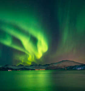Aurores Boréales dans le Nord de la Norvège © Criskorah Aurores Boréales dans le Nord de la Norvège