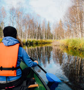 Canoe en Finlande l'été - © Visit Finland Canoe en Finlande l'été