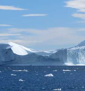 Iceberg géant au Groenland - © Graly Florian Iceberg géant au Groenland