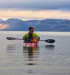 Kayak au Spitzberg Titouan guide © Banhegyi Titouan Kayak au Spitzberg Titouan guide