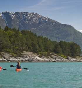 Kayak dans les fjords de Norvège du Sud - © Visit Norway Kayak dans les fjords de Norvège du Sud