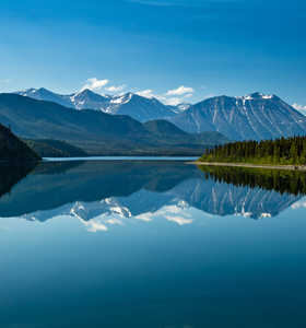 Lac proche de Carcross dans le Yukon