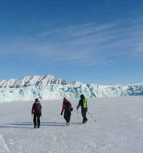 Randonnée sur la banquise arctique, Svalbard - © Trincal Aurélie Randonnée sur la banquise arctique, Svalbard