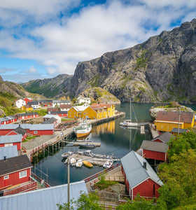 Village norvégien de Nusfjord dans les Lofoten