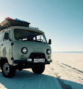 Voiture sur le lac Baikal - © Brun Nicolas Voiture sur le lac Baikal