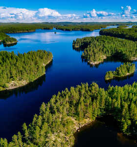 Vue aérienne sur les îles de Finlande