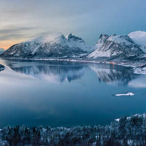 Nuit à Bergsfjord proche de Bergsbotn à Senja