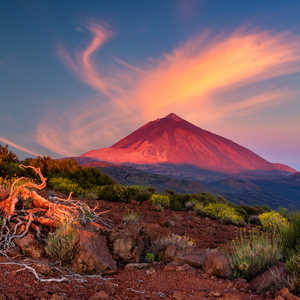 Premiers rayons de soleil sur le Mont Teide