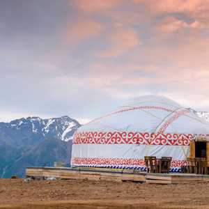 yourte-steppe-mongole