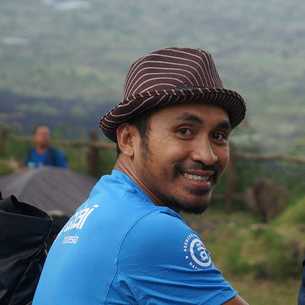 Vion - Guide Altai Indonesia