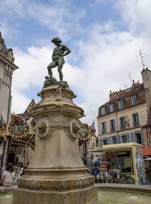 Une fontaine en centre ville à Dijon