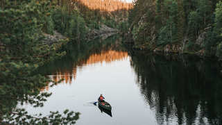 Canoe dans le parc national de Hossa