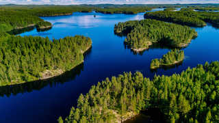 Vue aérienne sur les îles de Finlande