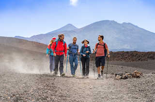groupe de randonneur dans le parc du Teide à Ténérife