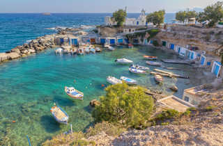 photo d'un village traditionnel grec sur l'île de Milos