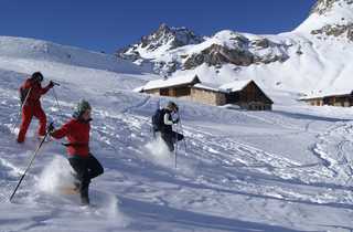Randonneurs dans le Queyras en Hiver dans les Alpes en France