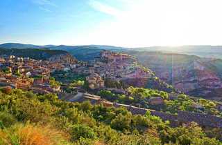 Vue sur Alquezar - © pixabay Vue sur Alquezar