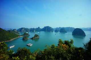 Vue sur la baie d'Ha Long - © Hoe Woong Vue sur la baie d'Ha Long
