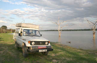 4x4 au bord du lac Naivasha au Kenya