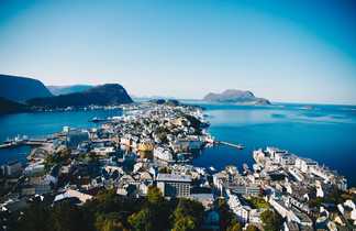 Alesund en été en Norvège