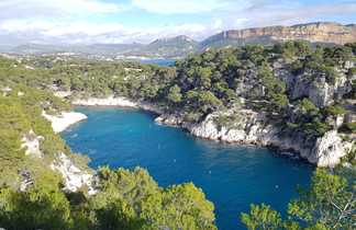 Au dessus de la calanque de Port Pin et Cap Canaille au fond, Provence
