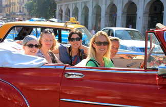 Balade en vieille voiture américaine à la Havane