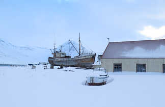 Bateau dans la neige, Islande