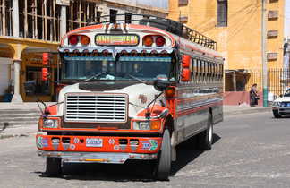 Bus coloré au Guatemala