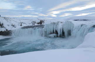 Cascade gelée en Islande