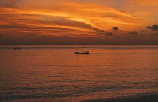Coucher de soleil sur la plage de amed