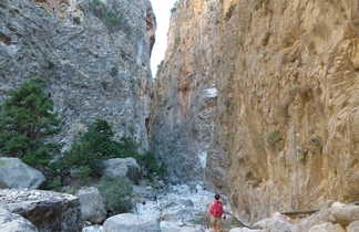 Crete, randonnée dans les gorges de Samaria,passage par les Portes de Fer