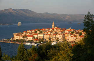 Croatie, vue sur Korcula vieille ville