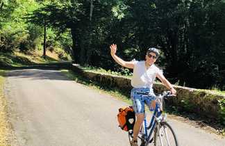 Cycliste dans une vallée