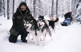 Départ en traineau à chiens en Laponie