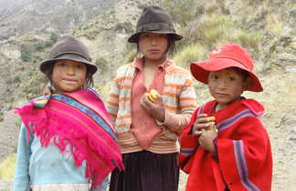 Des enfants équatoriens dans les Andes Equateur