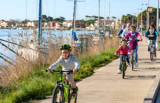 Famille port Agde vélo