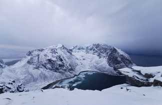 fjord-norvegiens-enneige-en-hiver-cyril-valois