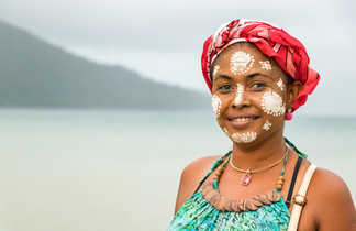 Jeune femme maquillée de Nosy Be à Madagascar