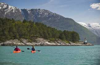 Kayak dans les fjords de Norvège du Sud