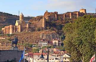 La forteresse et la vieille ville de Tbilissi