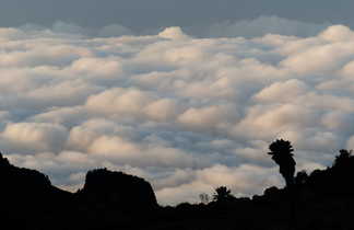 La mer de nuage depuis le superbe campement de Barranco au Kili Tanzanie