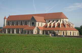 Vue sur l'abbaye de Pontigny
